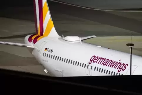 Als Reaktion auf die Corona-Krise schließt die Lufthansa den Flugbetrieb ihrer Kölner Tochter Germanwings.