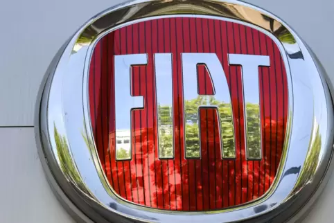 Die Automarke Fiat ist Teil des italienisch-amerikanischen Fiat-Chrysler-Konzerns, abgekürzt FCA. 