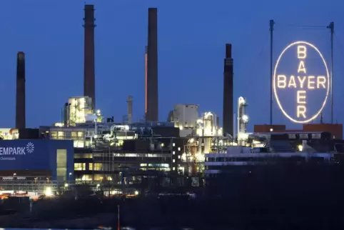 Bayer beschäftigt weltweit 100.000 Mitarbeiter.