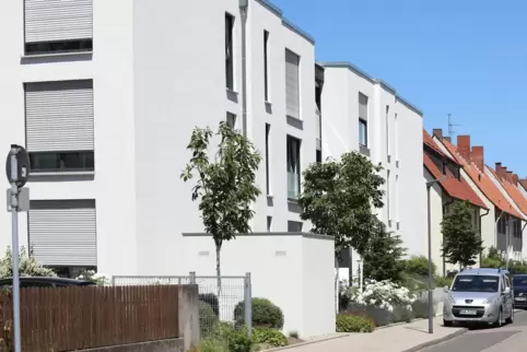 Neubauten in der Konrad-Krez-Straße im Landauer Malerviertel: Mehrfamilienhäuser sorgen für eine höhere Wohnungsdichte. 