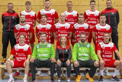 Das VTZ-Team freut sich auf seine erste gemeinsame Oberliga-Saison mit (vorne von links): Moritz Michel, Yannic Klöckner, die Sp