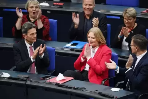 Freude über ihre Wahl: Bärbel Bas am Dienstag im Bundestag.