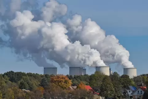 Einen besonders hohen CO2-Ausstoß haben Braunkohlekraftwerke. 