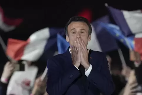 Geschafft: Emmanuel Macron, Präsident von Frankreich, feiert mit seinen Anhängern.