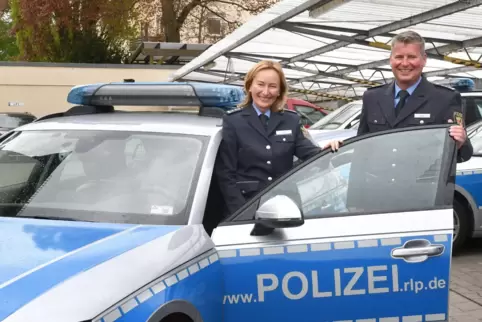 Katja Bauer steigt in Bad Dürkheim als Inspektionsleiterin ein, Vorgänger Thomas Jung übernimmt die Dienststelle in Grünstadt. 