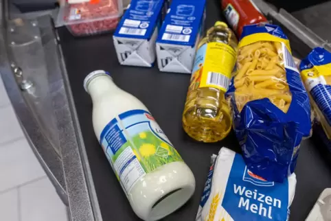 Verbraucher in Deutschland müssen sich in den kommenden Monaten auf weiter steigende Lebensmittelpreise einstellen. 