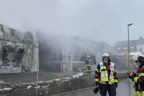 Raub der Flammen: Millionenschaden entstand im Januar beim Brand bei der Schreinerei Rehan in Bolanden. 