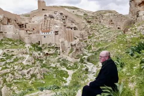 Fühlt sich „mit dem Land Israel verbunden und von den Leuten sehr angesprochen“: Pater Elias am Kloster Mar Saba im Kidrontal.