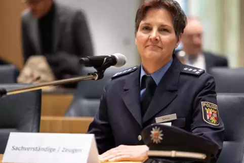 Marita Simon, die erste Polizeihauptkommissarin im Polizeipräsidium Koblenz, hat als Zeugin im Untersuchungsausschuss klare Wort