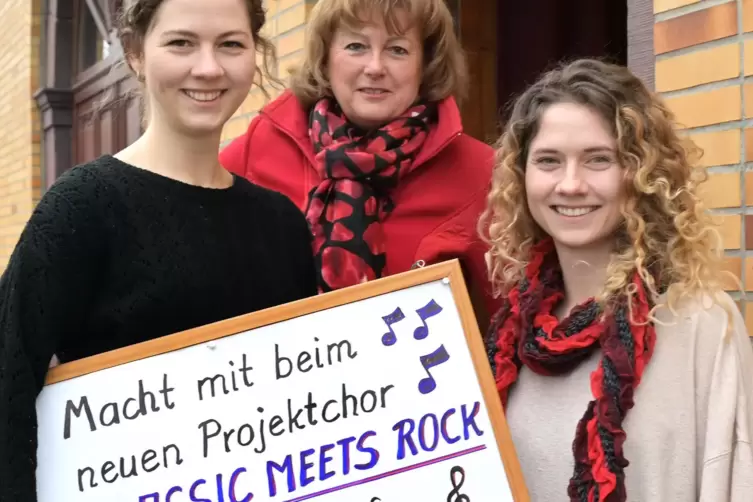Freuen sich auf Mitsänger und Sängerinnen: (von links) Daniela Kaminsky, Sonja Regenauer und Sabrina Kaminsky. 