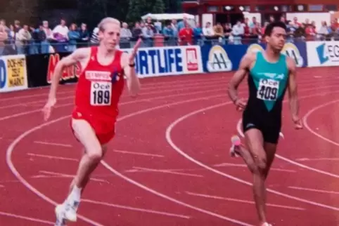 Jan Raaphorst (in Rot) 1993 bei den niederländischen Meisterschaften im 400-Meter-Lauf in Amsterdam, wo er in 47,49 Sekunden die