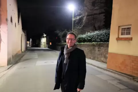 Die Ortsdurchfahrt in Kirchheim soll neu gestaltet und die Straßenlaternen sollen auf LED-Technik umgerüstet werden, sagt Bürger