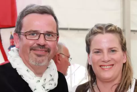 Mit Ehemann Hansjörg vor einigen Jahren beim Brezelfest: Colleen Towns-Eger.