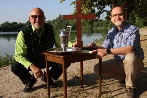 Pfarrer Ralph Gölzer (Neuhofen, links) und Pfarrer Martin Grimm (Limburgerhof) hat die Idee der Evangelischen Kirche in Deutschl