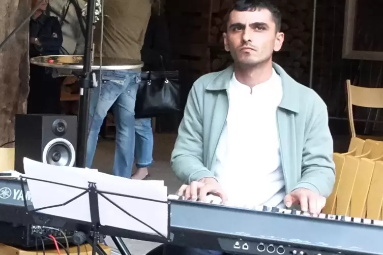 Tebriz Yelilov ist mit seiner Band The Soul Festivalopener. 