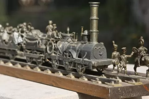 Das aufwendigste Werk von Lorenz ist die Nachbildung der „Ludwigsbahn“, der ersten Eisenbahn in Deutschland, die 1835 zwischen N