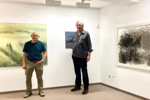 Sorgen für einen besonderen Dialog ihrer Arbeiten: die Künstler Klaus Maßen (links) und Werner Müller bei der Vernissage ihrer A