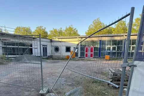Am Neubau der Schillerschule wird noch gewerkelt. Anfang 2025 soll sie fertig sein.