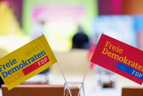  Dem Vorstoß für eine Mitgliederbefragung über die weitere Beteiligung der FDP an der Ampel-Koalition haben sich bisher mehr als