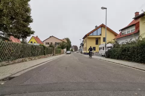 Die Friedhofstraße in Dannstadt: Hier sollen Fahrradfahrer bald Vorrang haben. 