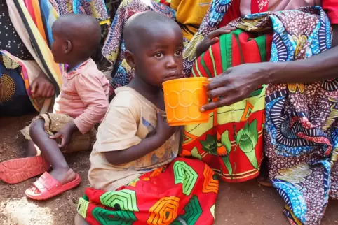 Die Kinder in Busiga in Burundi sollen künftig in einem Speisesaal essen können. Dieser ist ein Gebäude von vielen, die mit dem 