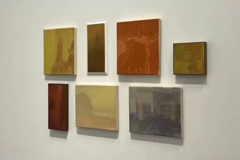 Der Wiener Künstler Lukas Matuschek ist mit sieben kleinformatigen Gemälden vertreten. 
