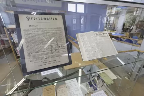Schriftstücke aus der Revolutionszeit: Mit Proklamationen und Flugblättern verbreitete sich die Nachricht vom Freiheitsbestreben