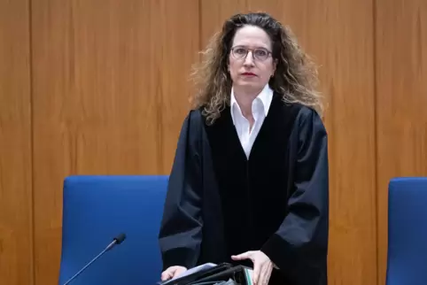 Rund ums Sommermärchen hat Richterin Eva-Marie Distler viele Fragen. 