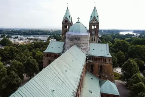 Bauliche Probleme unter dem Dach: Dom zu Speyer.