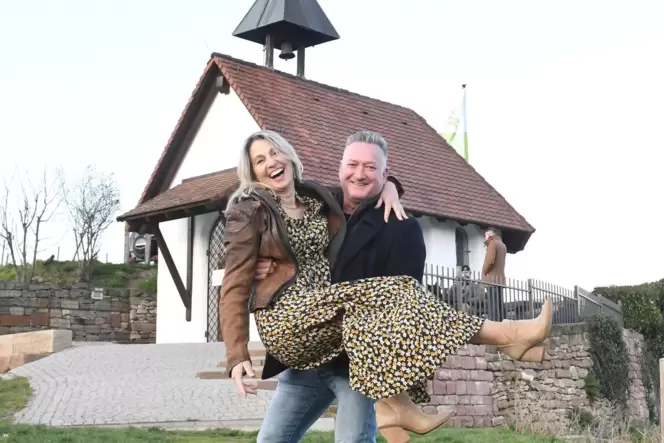 Auf dem Michelsberg können Paare heiraten: Michel und Geli lieben sich und den Wurstmarkt. Ob sie auch im September »Ja« sagen w