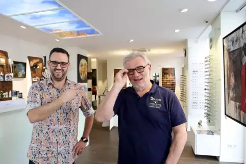 Sie feiern Jubiläum: die Brillen-Kuntz-Geschäftsführer Dominik Wißmeier und Harald Marz. 