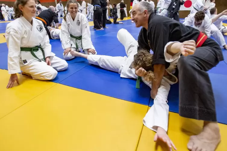 Die Otterbacher können organisieren: internationaler Jiu-Jitsu-Lehrgang mit hochrangigen Trainern und Schülern aus ganz Europa. 