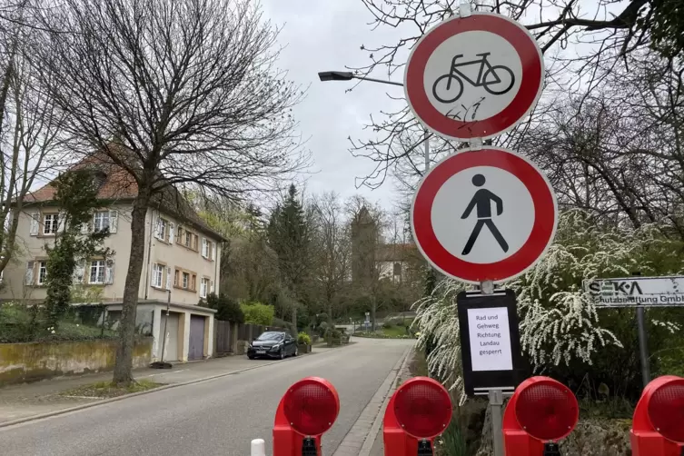 Fußgänger und Radfahrer dürfen in der Wollmesheimer Hohl nicht mehr laufen oder fahren. 