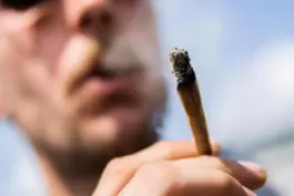 Künftig zum Teil legal: Cannabis-Rauchen.
