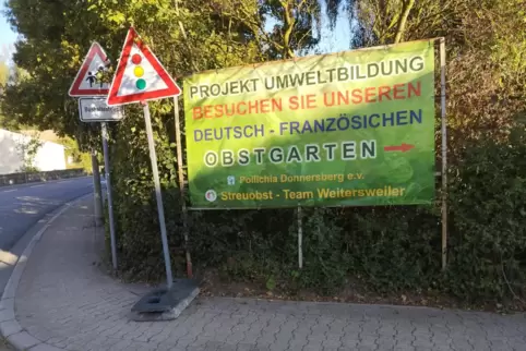 Erster Treffpunkt für die Naturdetektive ist der deutsch-französische Obstgarten.