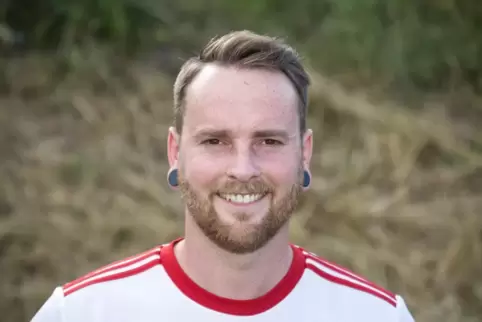 Der Spielertrainer des SV Hornbach, Philip Jakob, siegt mit seiner Mannschaft im Heimspiel und bleibt erster Verfolger des Spitz