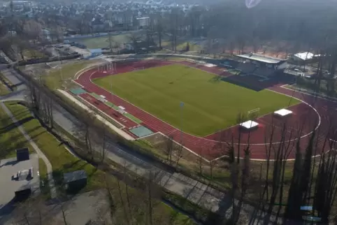 Für den Kunstrasenplatz am Kandeler Stadion gibt es einen Vertrag zwischen dem FC Bienwald und dem Südwestdeutschen Fußballverba