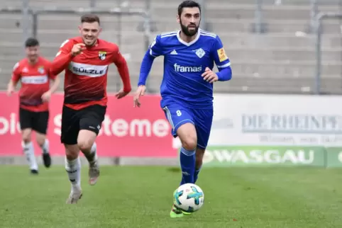 Ricky Pinheiro 2019 im FKP-Trikot beim Regionalligaspiel gegen die TSG Balingen. 