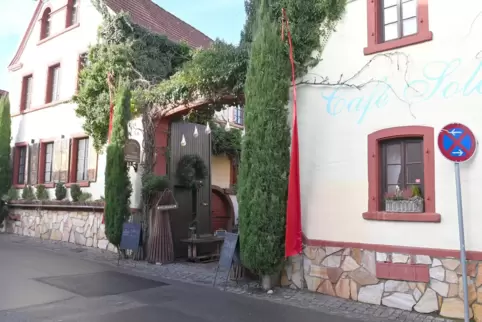 Das Café Solo in Weisenheim am Berg wird im Internet zum Verkauf angeboten. 
