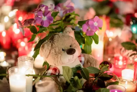 Ausdruck der Trauer: Rituale helfen dabei, den Verlust eines geliebten Menschen zu verarbeiten, sagt Trauerexperte Thomas Stepha