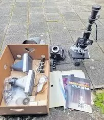 Ich biete hier ein Foto Makroscop von 1985 an,was für wissenschaftliche Zwecke benutzt wurde. Es liegen Aufbaupläne dabei .Versc