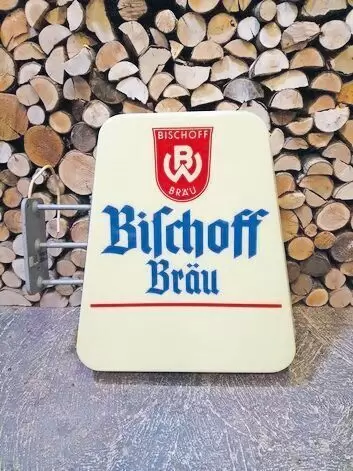 (ca. 60er Jahre) der Brauerei Bischoff aus Winnweiler zu verkaufen. (Maße in cm: ca. 80 hoch, 77 breit und 19 tief)  Die Reklame