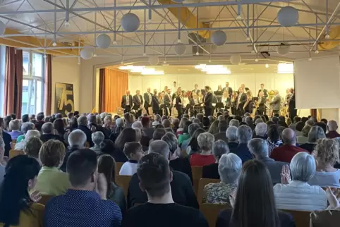75 Jahre Rodenbacher Musikverein werden beim Frühlingskonzert gebührend gefeiert. 