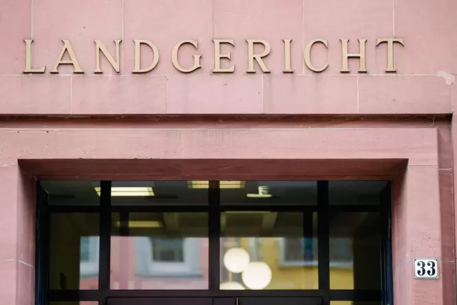 Die 3. Große Strafkammer des Landgerichts Frankenthal hat das Urteil gegen einen 21-Jährigen bestätigt.