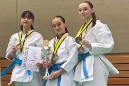 Das Frauen-Team des Budokan Kaiserslautern ist neuer Team-Landesmeister in Baden-Württemberg: Carina Nguyen, Annika Faul, Nadine