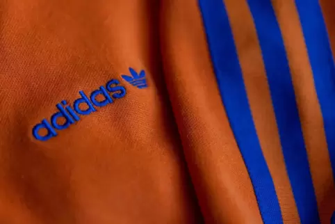 Um die Streifen auf der Sportkleidung streitet sich Adidas derzeit mit Konkurrent Nike. 