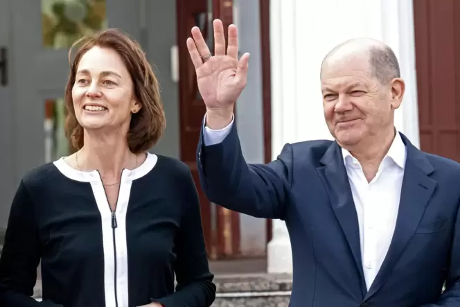 Auf der gekaperten Webseite grüßen die SPD-Politiker Katarina Barley und Olaf Scholz.