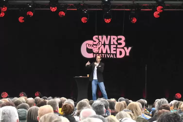Kabarettist Vince Ebert bei seinem Auftritt beim letzten SWR3-Comedy-Festival in Bad Dürkheim. 