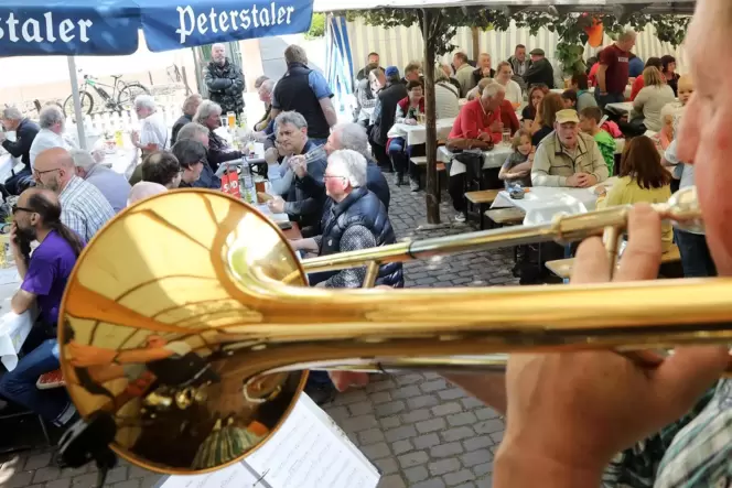 Am Kerwe-Sonntag gibt es wieder Blasmusik mit »’s Blech« auf dem Kerweplatz.