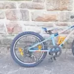 Kindermountainbike von Cube, 20 Zoll, gebraucht, gut erhalten mit Gebrauchsspuren, 7 Gänge, neue Reifen, Getränkehalter, Farbe h